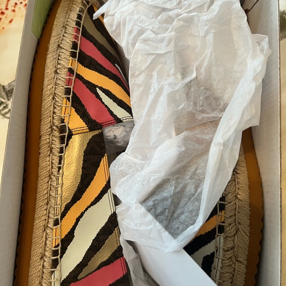 Michael Kors Lenny Epadrilles - Picture 2 of 8